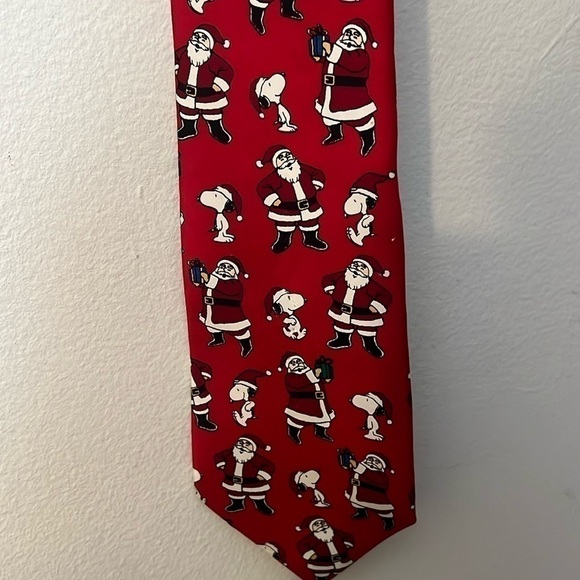 Tie Peanuts Snoopy and Santa holiday tie - Picture 3 of 10